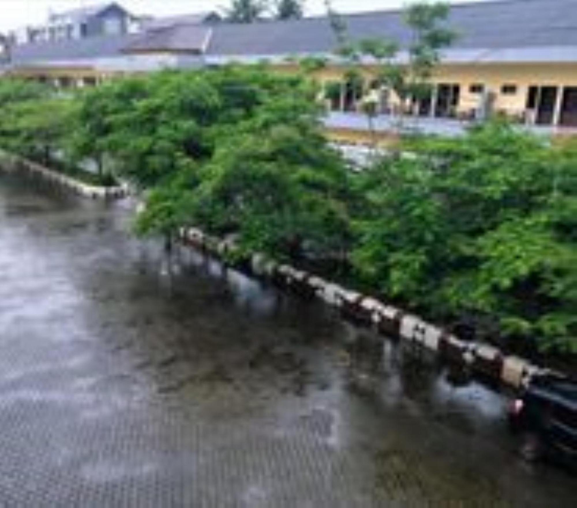 Uni Beach Hotel Pangandaran Kültér fotó